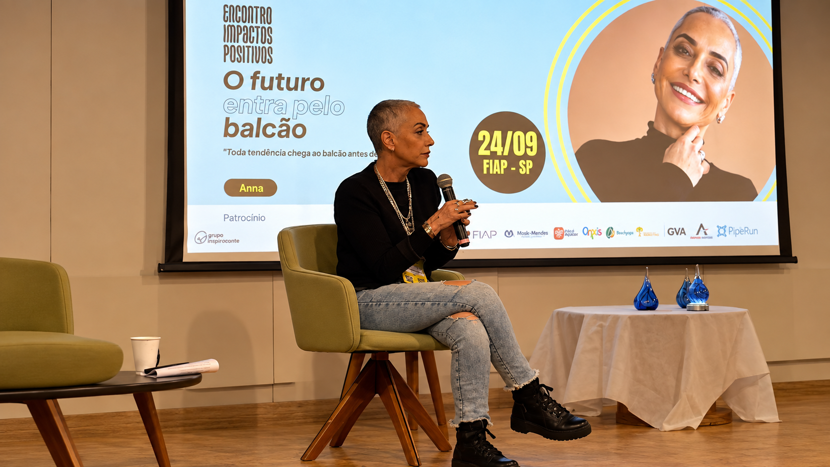 Entre a pressa da IA e o impacto de longo prazo, empreendedores enfrentam decisões sem respostas prontas